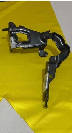 resimler/genel/Trafic 3-III Motor Kaput Menteşesi Sol 2013-> 654010551R -Renault Mais